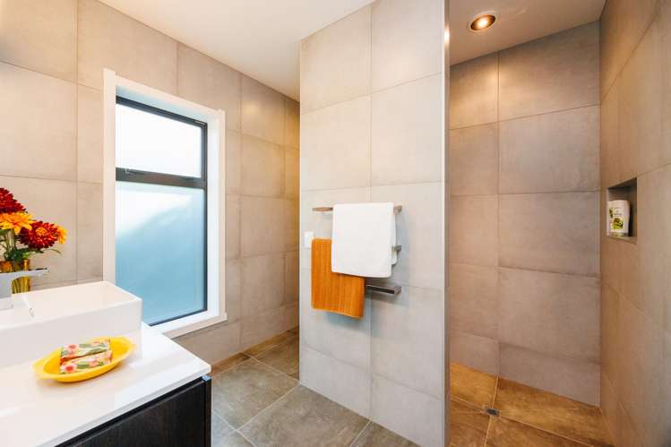 21 The Strand Fitzherbert_25