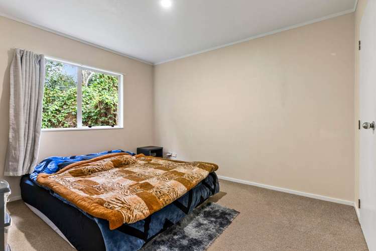 2/39 Lancaster Road Beach Haven_7