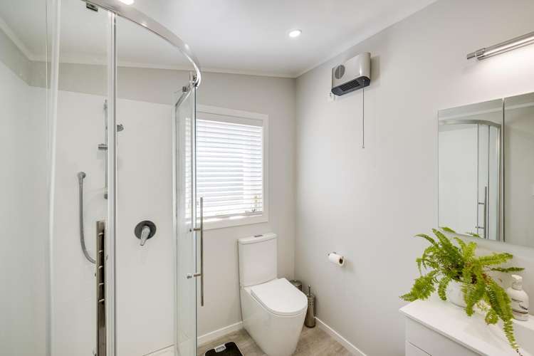 710 Queen Street West St Leonards_13