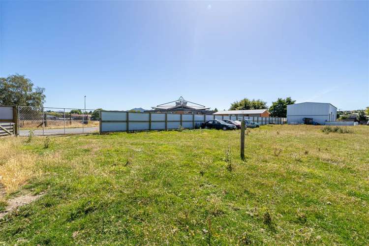 13 Waverley Street Gore Surrounds_27