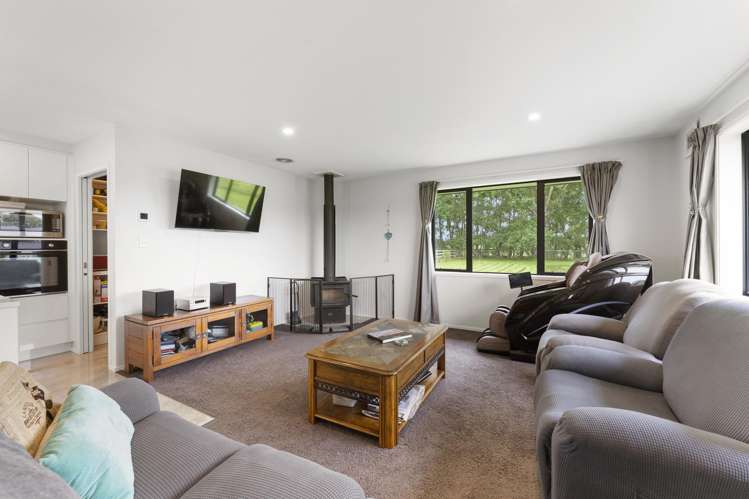 81 Halls Road Pahiatua_10