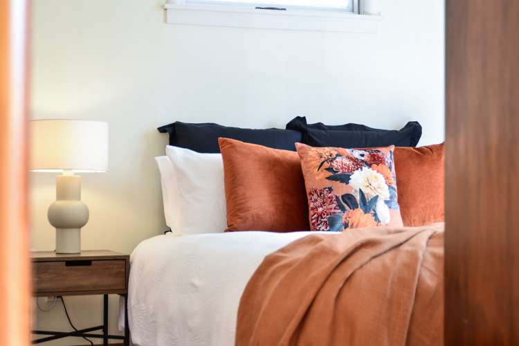 627 Grey Street Hamilton East_9