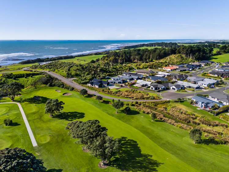 6 Pebble Beach Court Waiwhakaiho_3