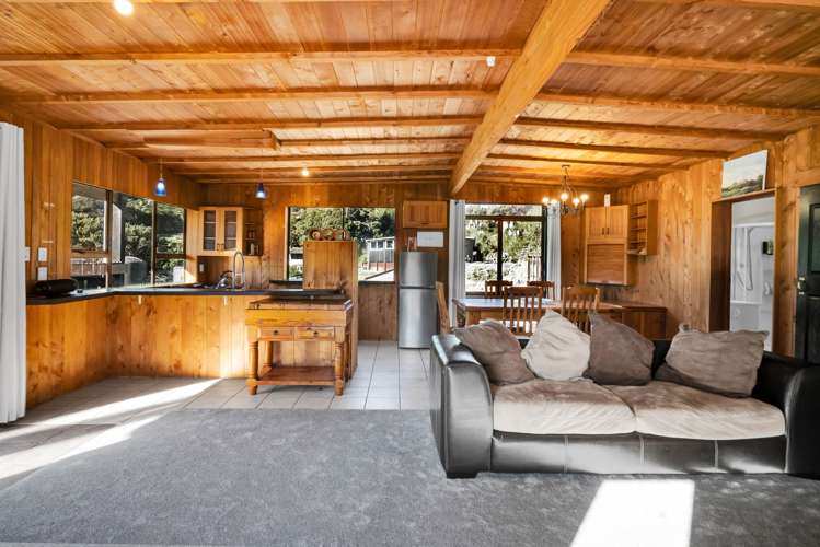 173 Te Mahoe Road Mokau_13