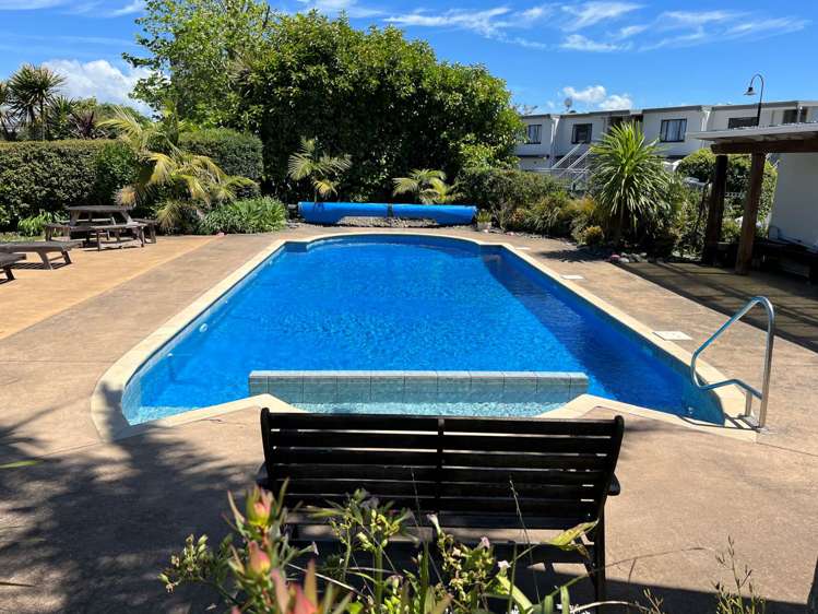 90/92 Bush Road Albany_10