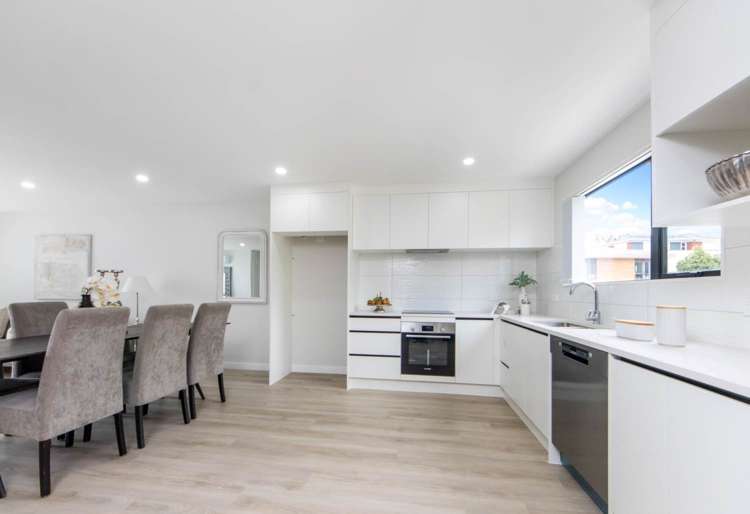 2/41 Marriott Road Pakuranga_5