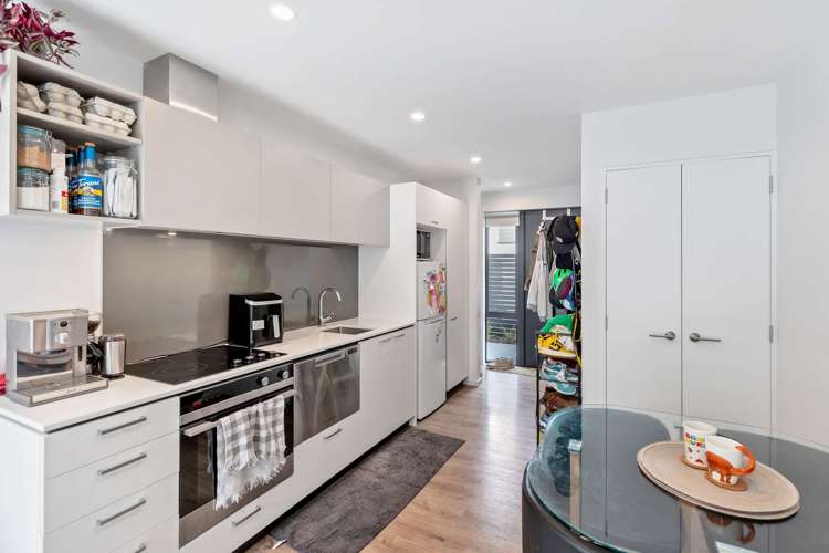 2/102 Ruskin Street Addington_1