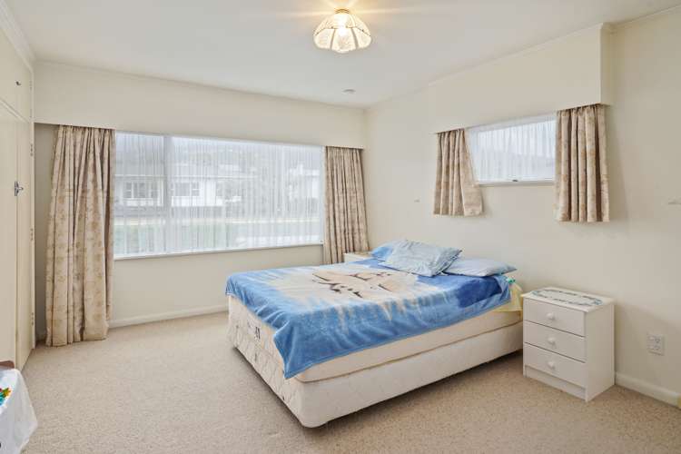 24 Neale Avenue Stoke_9