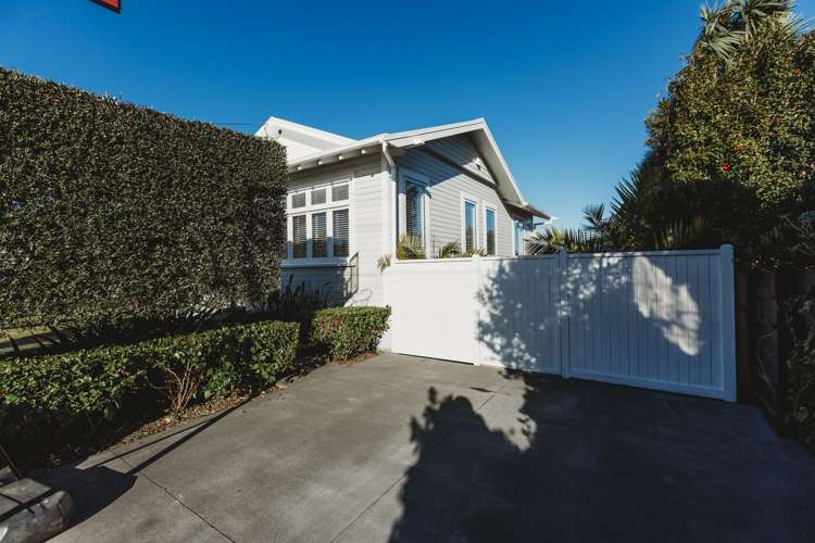 45 Dorset Avenue Westown_26