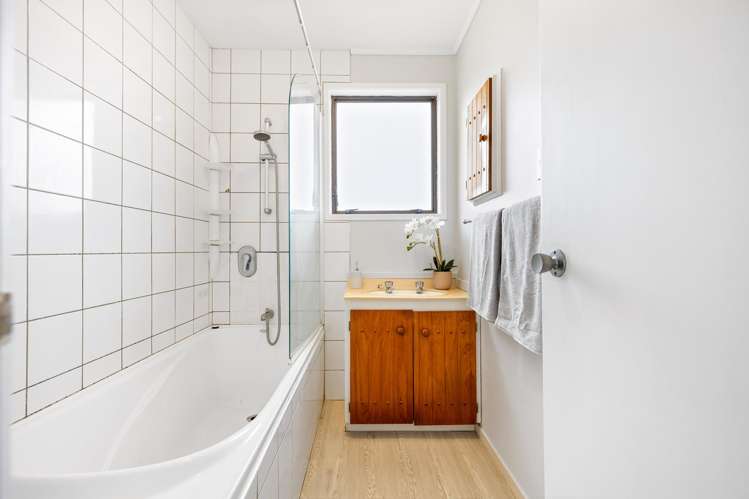 64A Sunvue Road Glen Eden_14