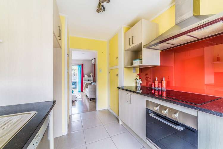 2/63 Landscape Road Mount Eden_9