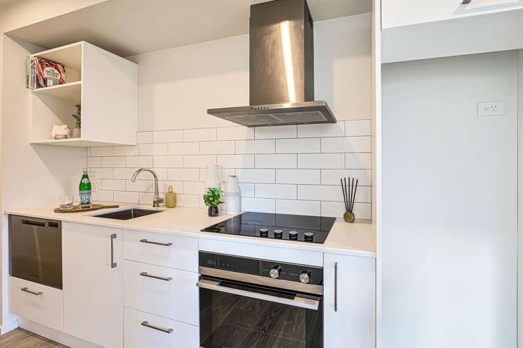 8/142 Leinster Road Merivale_6