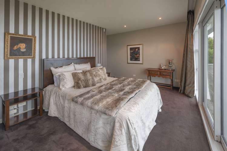 15 Sovereign Point Kaiwharawhara_12
