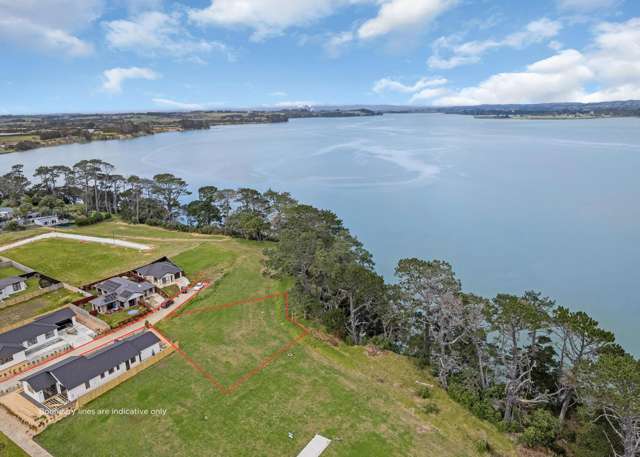 Waterfront section - 558sqm with endless potential