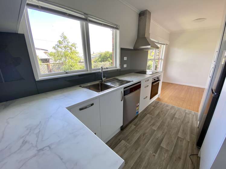 2/49 Shakespeare Road Milford_2