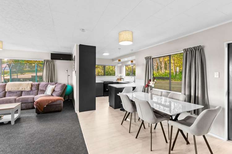 8 Puketotara Street Highlands Park_11