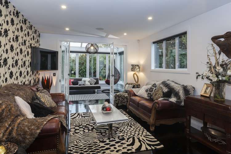 107 Office Road Merivale_12