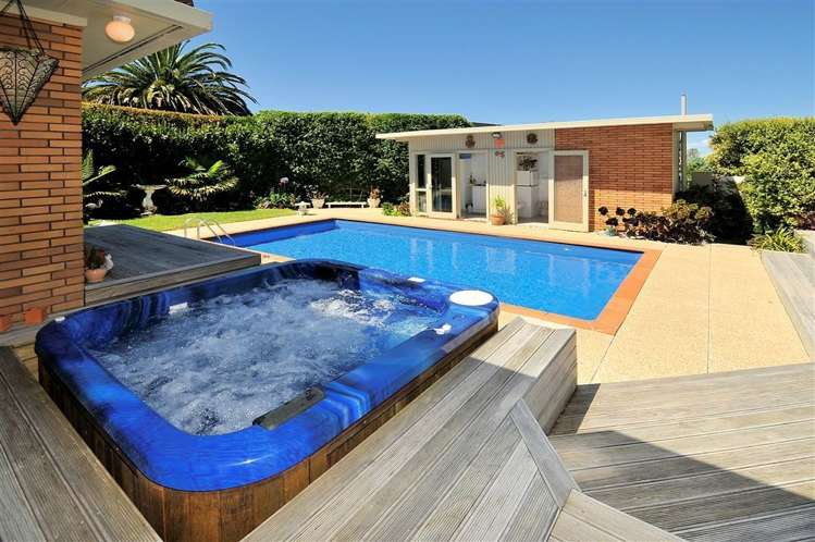 3 Kaihu Street Northcote_2