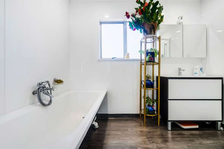 14 Cumming Street Okato_15