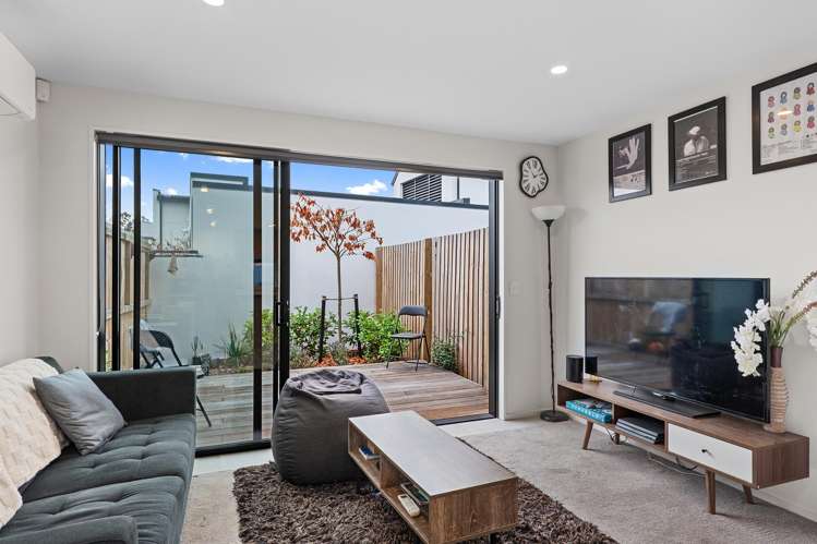 2/24 Devonport Lane St Albans_3