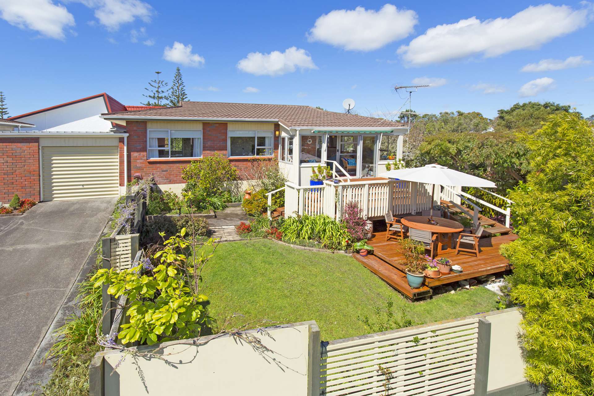 2a Halldene Terrace Red Beach_0