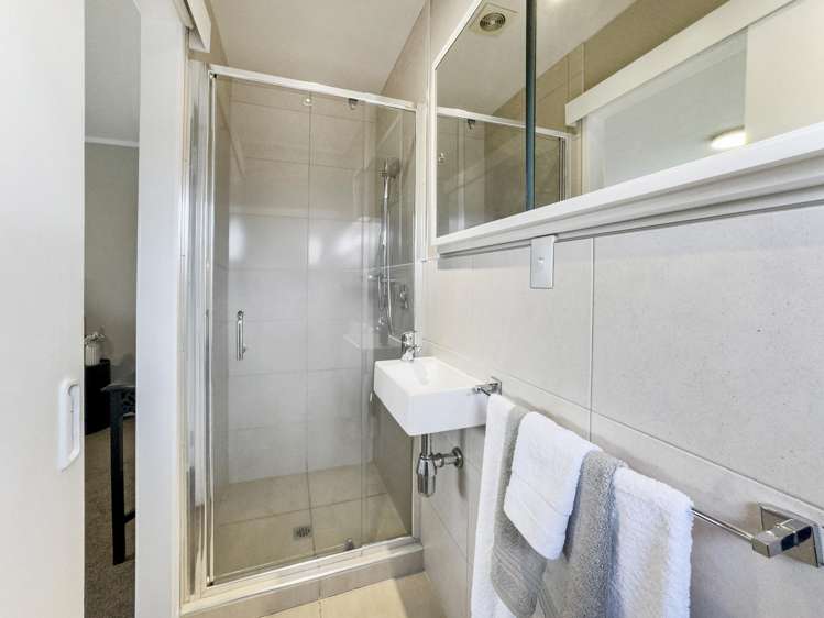 2/4 Melanesia Road Kohimarama_13