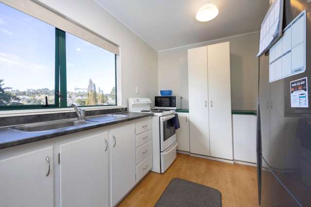 2/235 Glengarry Road Glen Eden_4