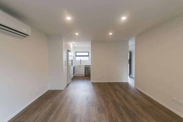 9/46 Mount Smart Road 10051_4