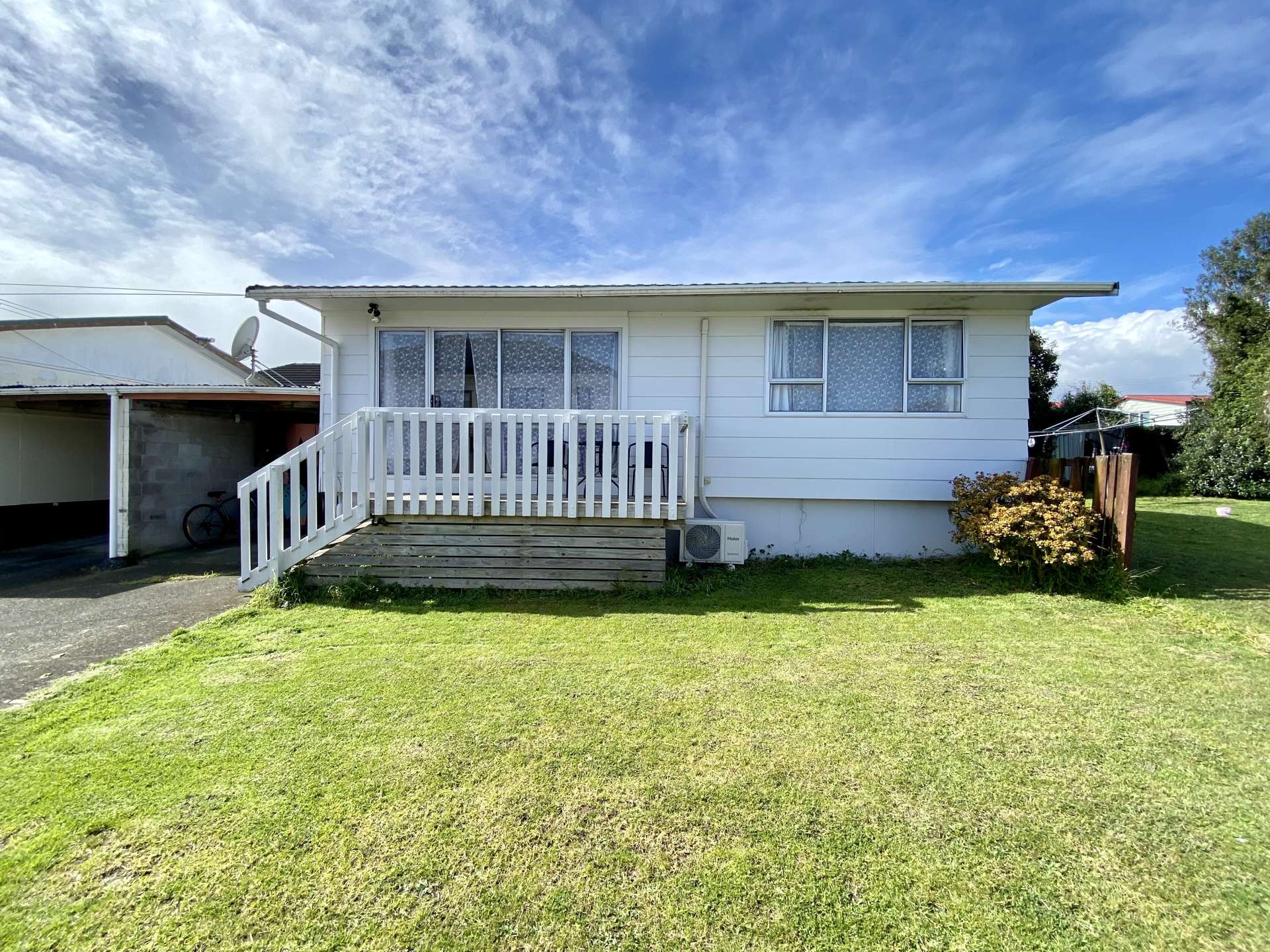 2/109 Wharf Road Te Atatu Peninsula_0