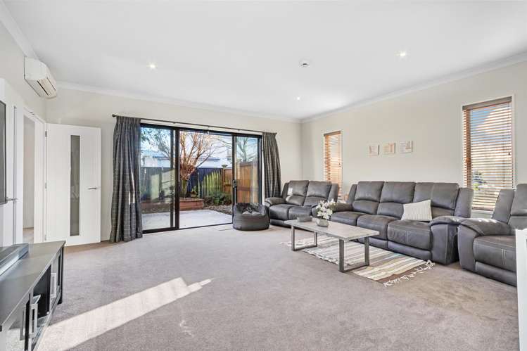 8 Longspur Avenue_1