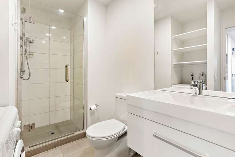 1304/18 Saint Martins Lane Grafton_6