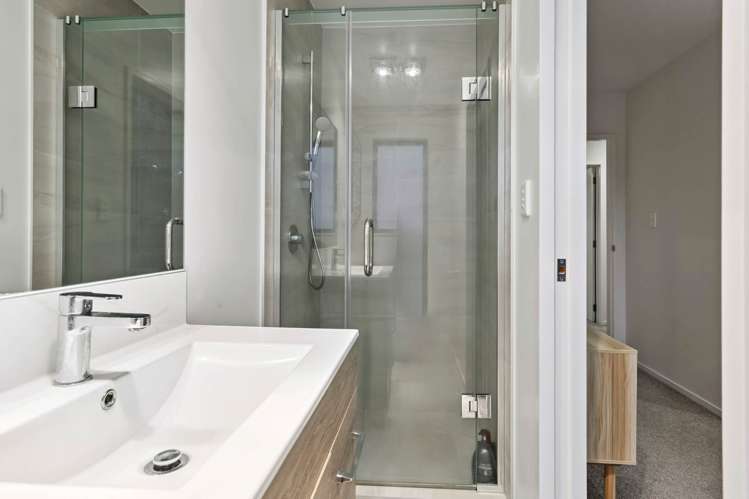 2/20 Eban Avenue Hillcrest_18