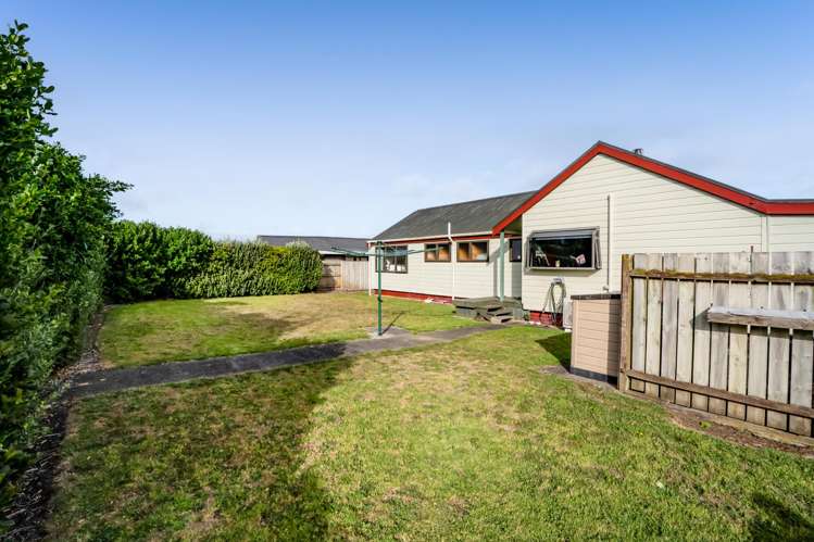 8 Pohutukawa Drive Opunake_24