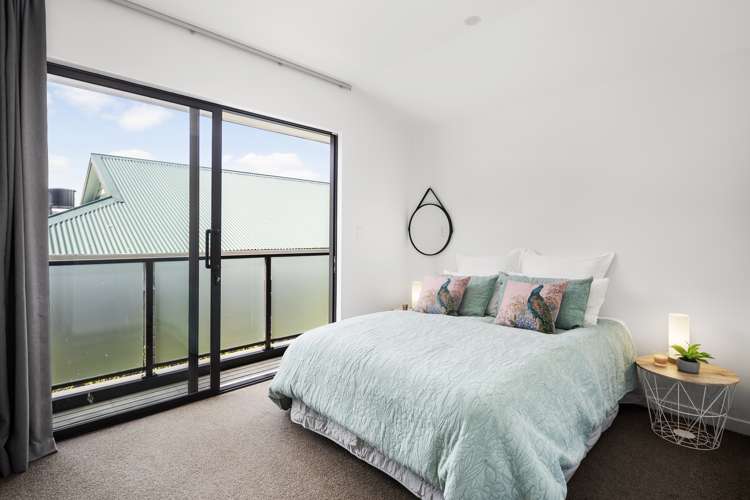 5/74 Derwent Street Island Bay_7
