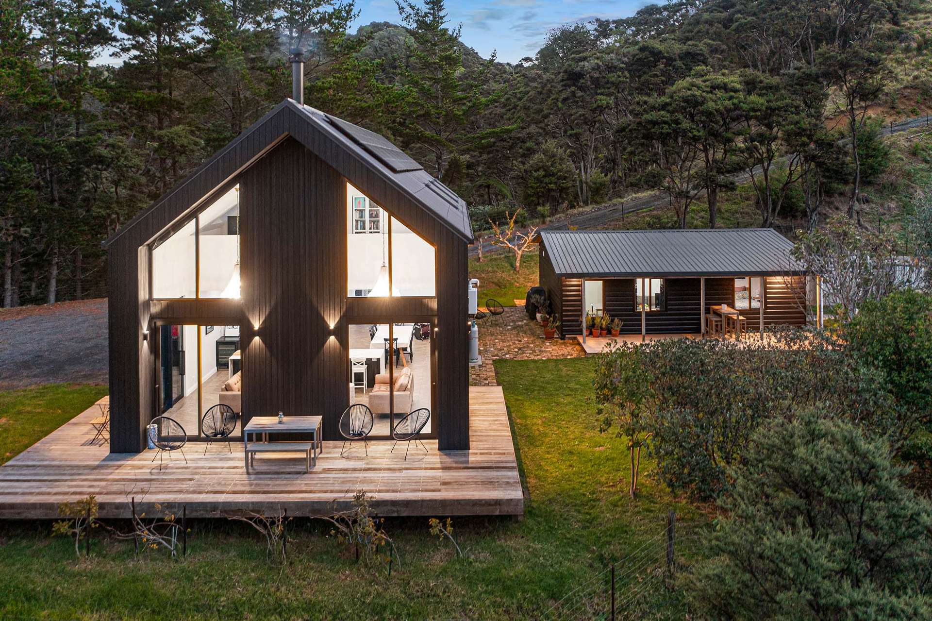 16 Long Road Waitakere_0