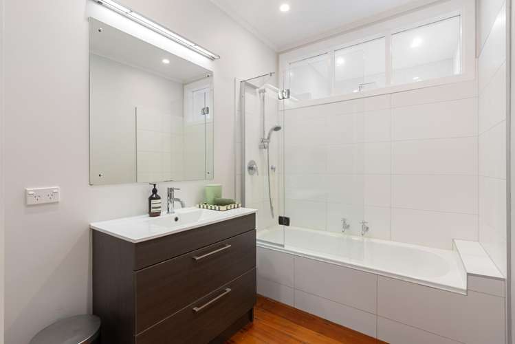7 Joll Street Karori_16