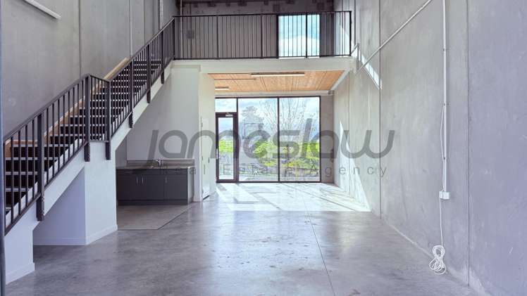 08/11 Northside Drive Westgate_3