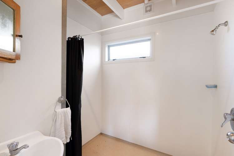 52 Henderson Crescent Parkvale_15