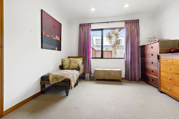 241 Royal Road Massey_14