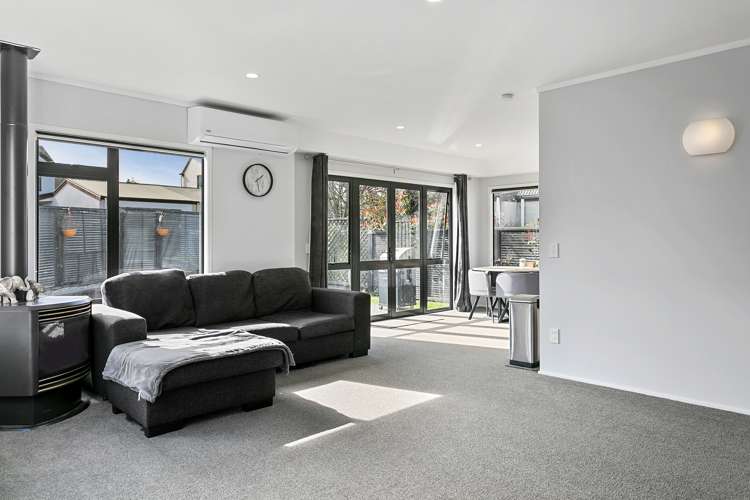 7 Abbey Way Rangatira Park_0