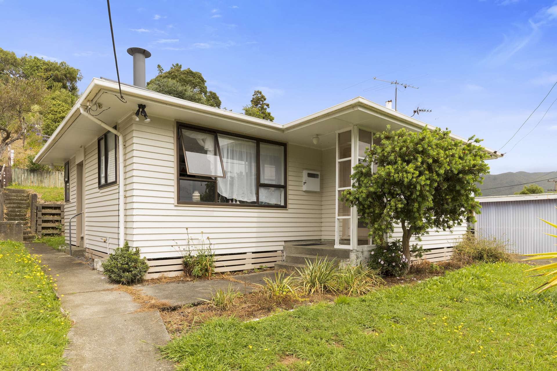 212 Waddington Drive Naenae_0