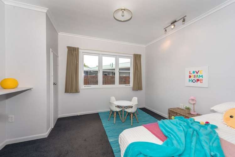 656 River Road Chartwell_10