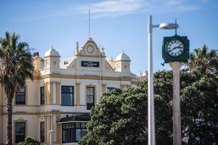 72 Ngataringa Road Devonport_35