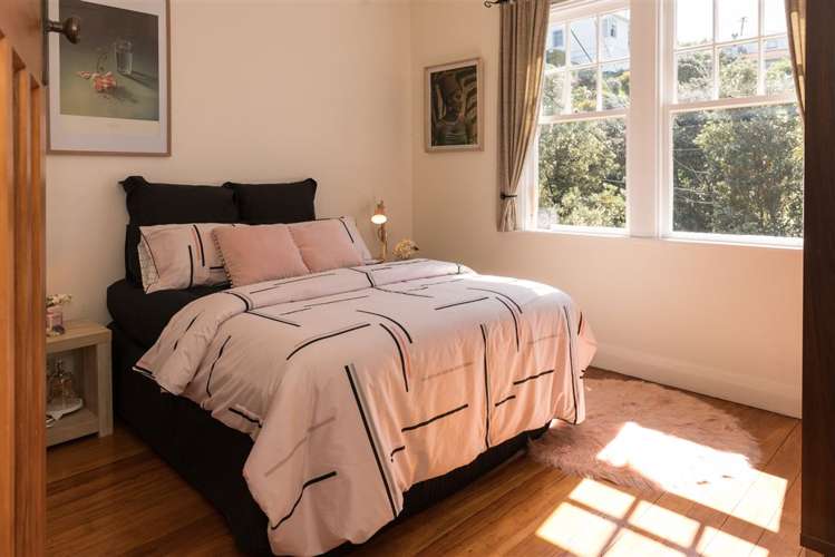 13 Hungerford Road Lyall Bay_6