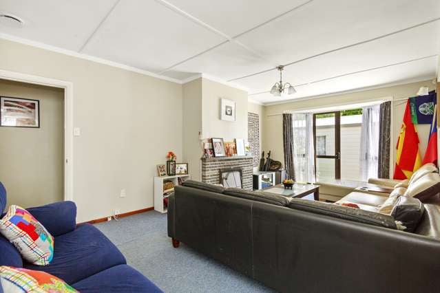 72 Waddington Drive Naenae_2