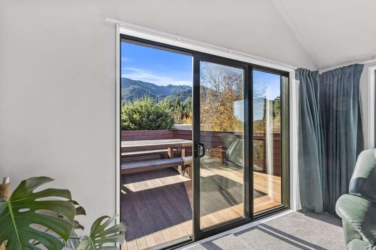 91 Chalet Crescent_4