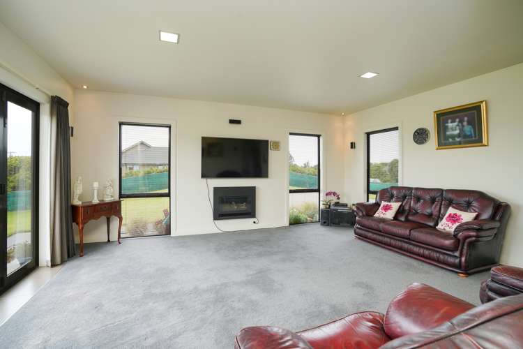 80b Black Road Otatara_5