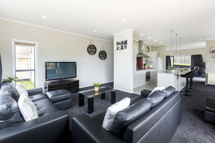 131 Kirton Drive Riverstone Terraces_5