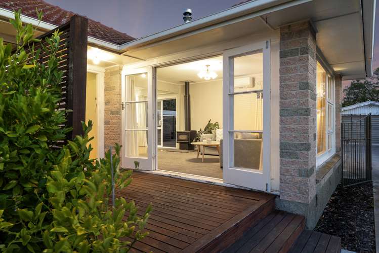 6 Helmsdale Street Burwood_9