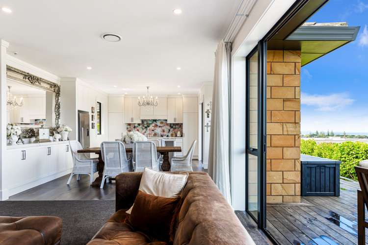 53 The Ritz Orewa_11